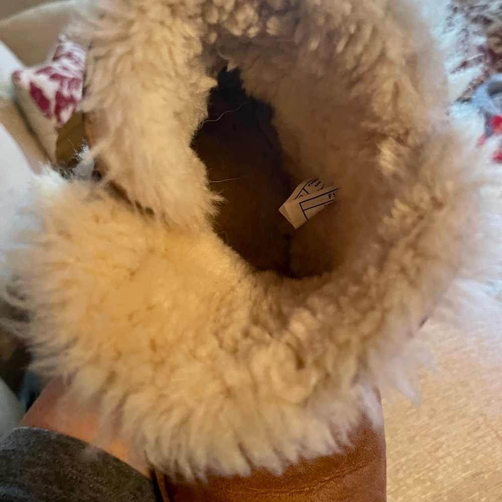 UGG MINI BAILEY BUTTON II BOOT - Picture 8 of 11